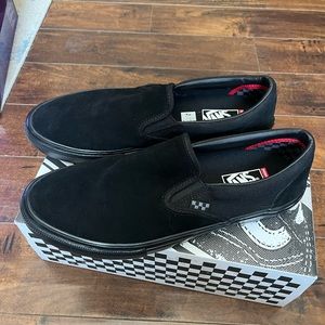 NWT- Vans suede black on black - worn once- mens size 12